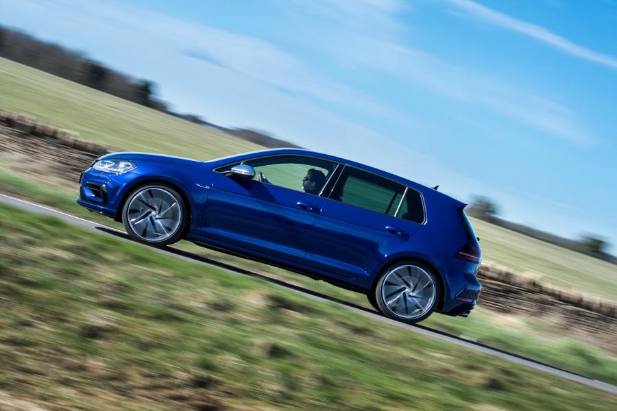  Volkswagen Golf R 5-Door 2017 года  (UK) (фото 30 из 30)
